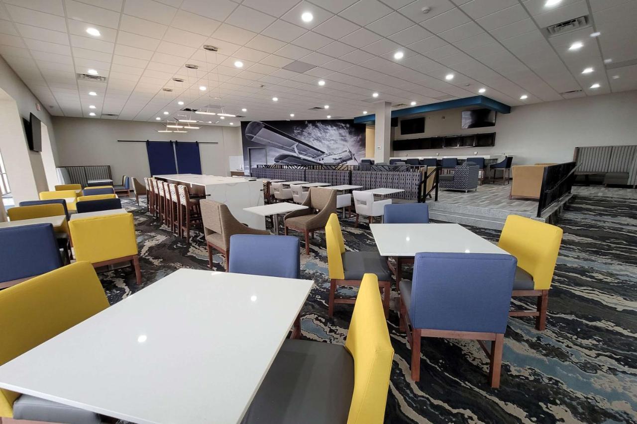 Wingate By Wyndham Wichita Airport Exterior foto