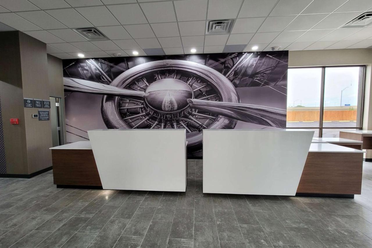 Wingate By Wyndham Wichita Airport Exterior foto