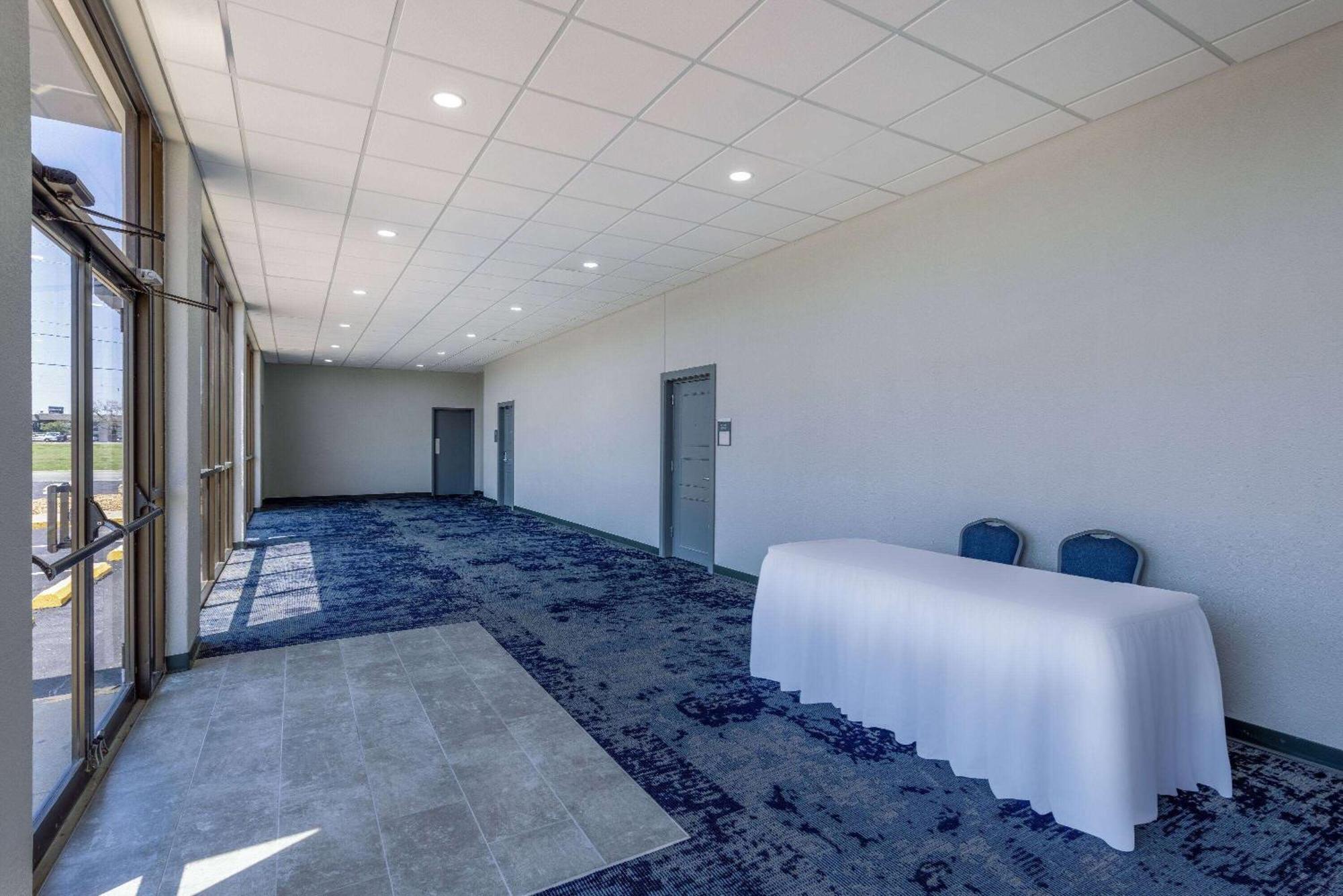 Wingate By Wyndham Wichita Airport Exterior foto