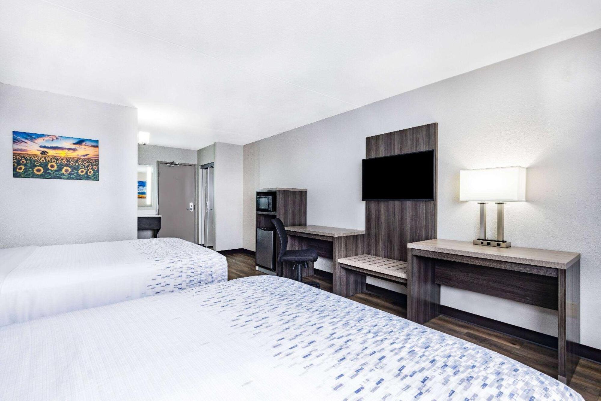 Wingate By Wyndham Wichita Airport Exterior foto