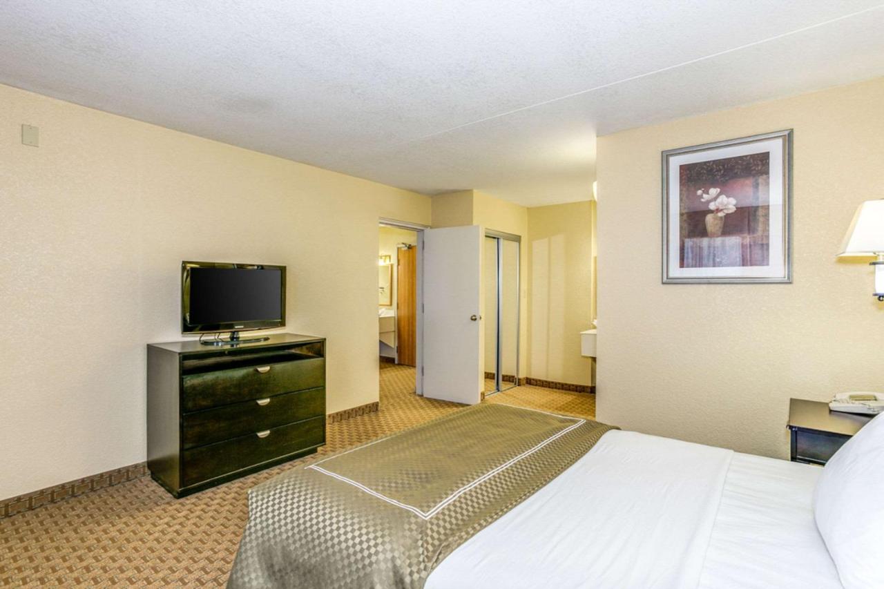 Wingate By Wyndham Wichita Airport Exterior foto