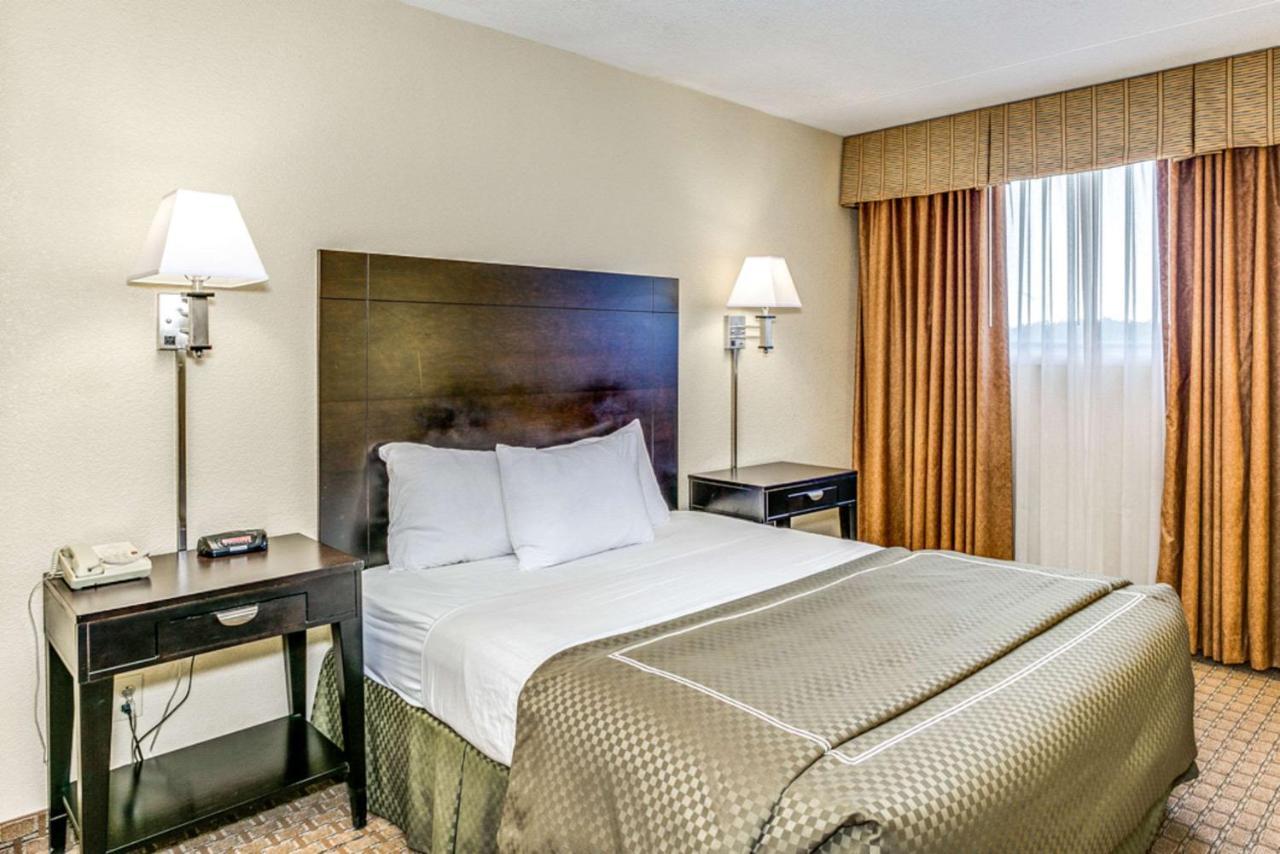 Wingate By Wyndham Wichita Airport Exterior foto
